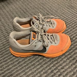 Nike Pegasus 30 size 5.5 youth (6.5 women), used but in great shape!